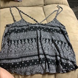 La hearts tank small can adjust straps to crop top